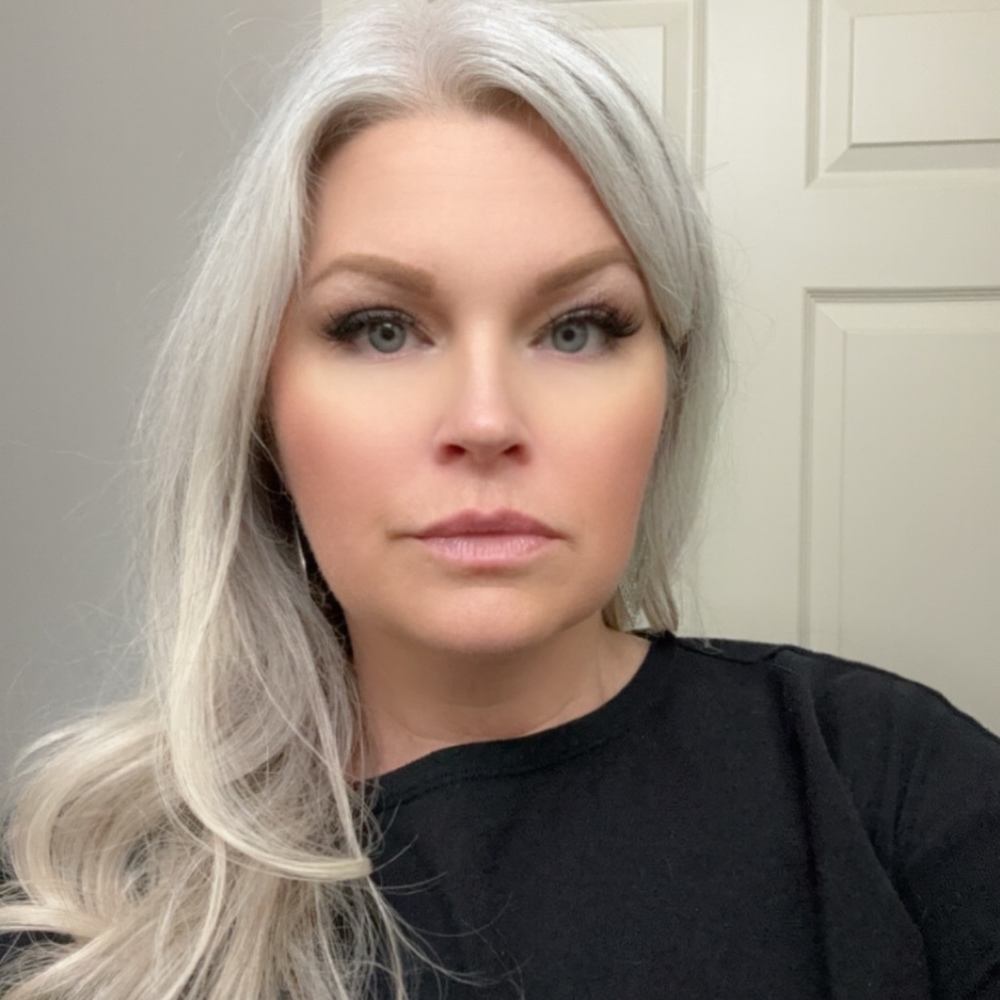 Meet your Posher, Angela